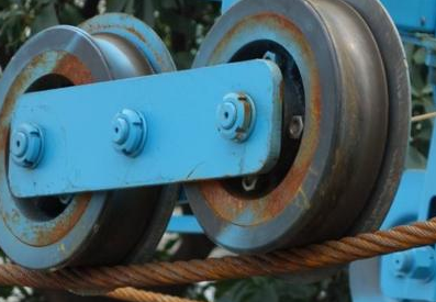 如何安装双托轮的托轮绳